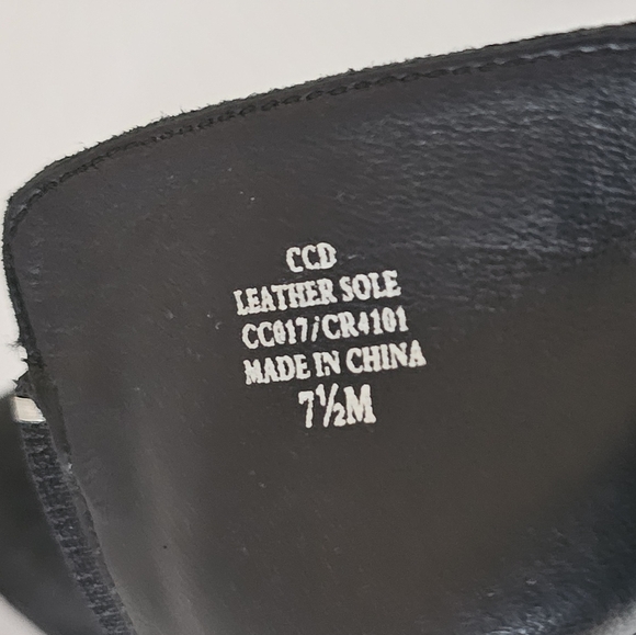 Charles David Genuine Suede Wedge Booties With Fringe On The Outer Side. Black. - Picture 8 of 9